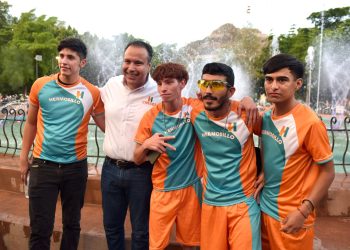 Abandera Toño Astiazarán a selección Hermosillo de deporte adaptado.