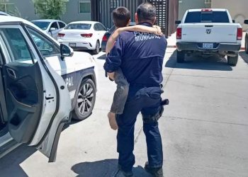 Rescatan a niños de 3 y 7 años abandonados en una casa de Urbi Villa del Prado en Hermosillo.