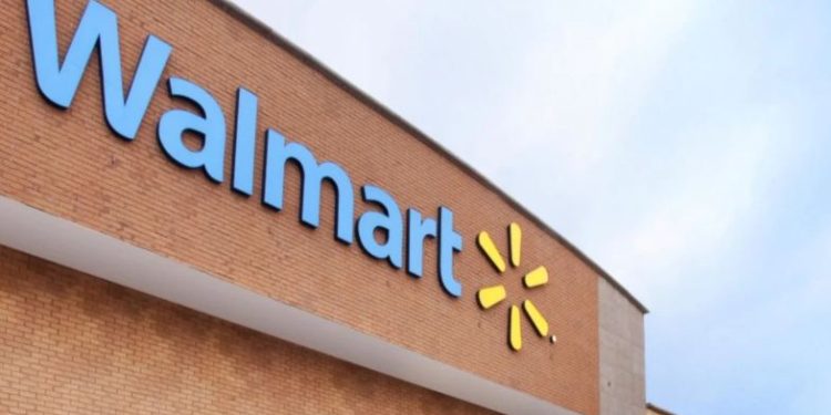 Walmart retira en EU casi 10,000 cajas de jugo de manzana contaminado.