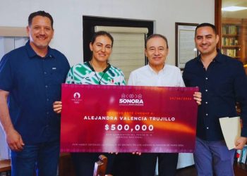 Gobierno de Sonora da estímulo económico a Alejandra Valencia tras Juegos Olímpicos.