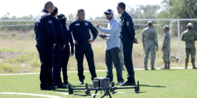 Fuerzas operativas de Sonora se capacitan en uso de drones como herramienta para la seguridad.