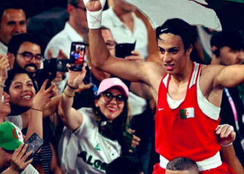 Imane Khelif conquista el oro en París 2024 con paso perfecto.