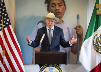 Elección directa de jueces representa un riesgo para el funcionamiento de la democracia y la integración de las economías: Ken Salazar.