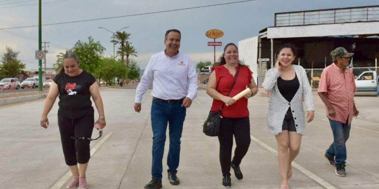 Entrega Antonio Astiazarán dos obras de pavimentación con concreto en el norte de Hermosillo.