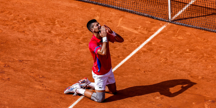 Novak Djokovic se lleva el oro en París 2024 tras superar a Carlos Alcaraz.