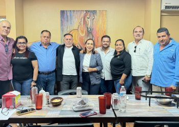 Adriana Avila realiza gira de planeación por Sonora.