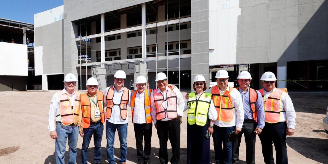 Supervisan autoridades del IMSS y gobernador del estado avance de obra del nuevo HGZ en Navojoa.