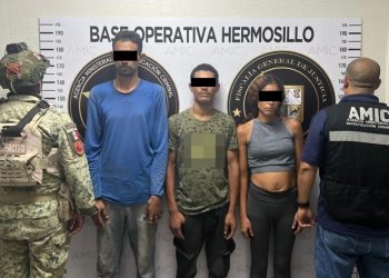 Catean domicilio en Hermosillo, detienen a tres personas y aseguran narcótico.