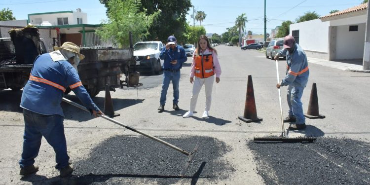 Visita “Un día en tu colonia” del Ayuntamiento de Hermosillo a vecinos de Bugambilias.