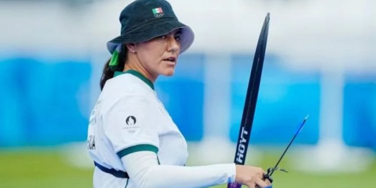 Alejandra Valencia denuncia que Conade le recortó su beca tras medalla.