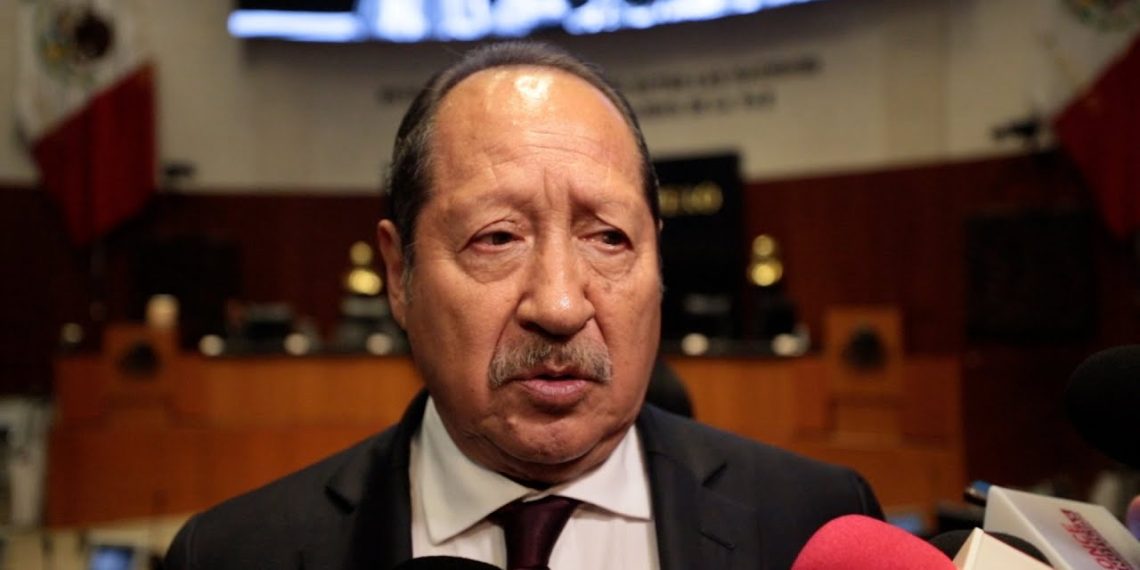 Morena considera posponer indefinidamente la discusión sobre la desaparición de organismos autónomos por sobrecarga de trabajo.