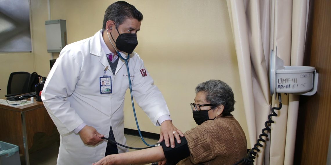 Otorgó IMSS más de 36 millones de Consultas de Medicina Familiar a personas mayores durante 2023.