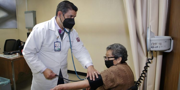 Otorgó IMSS más de 36 millones de Consultas de Medicina Familiar a personas mayores durante 2023.