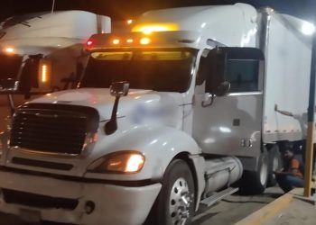 FGR obtiene prisión preventiva justificada contra dos personas por transportar a 20 migrantes.