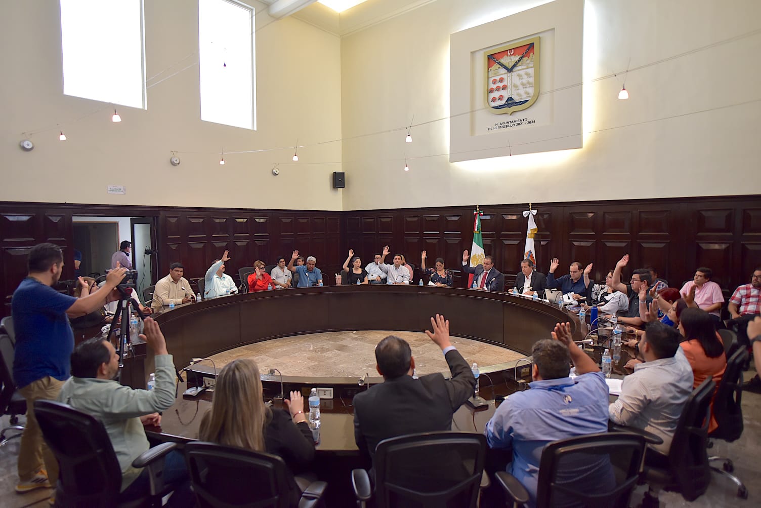 Aprueba Cabildo actas, acuerdos aclaratorios y reformas al reglamento interior.