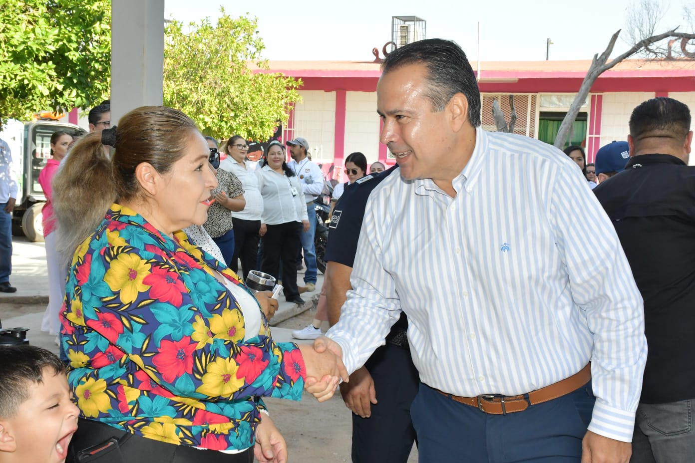 Entregó Toño Astiazarán rehabilitación del bulevar Cimarrón.