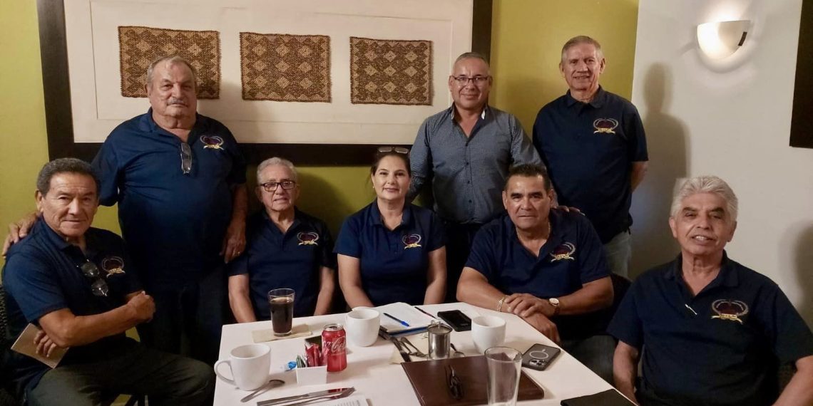 Se reúne Director del IDH, Rafael Cruz Florescon miembros del comité del Salón de la Fama de Hermosillo.