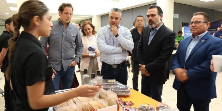 Organizan SEC y Secretaría de Economía Expo Pymes Universitaria 2024.