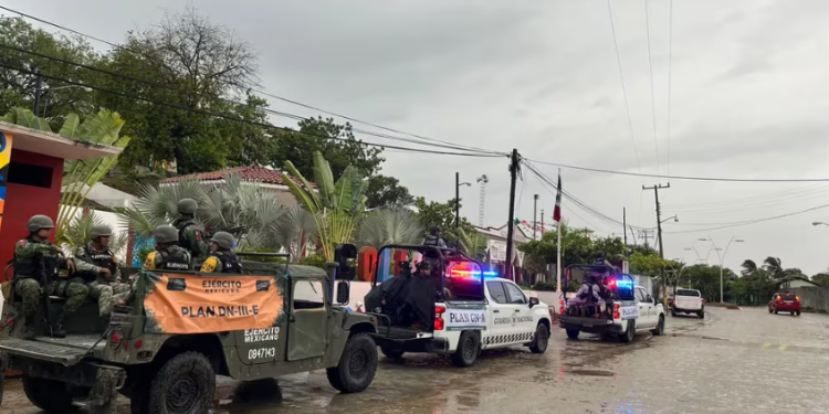 Suman tres muertos en Guerrero tras impacto del Huracán John; “entró fuerte, con muchas lluvias”, señaló AMLO.
