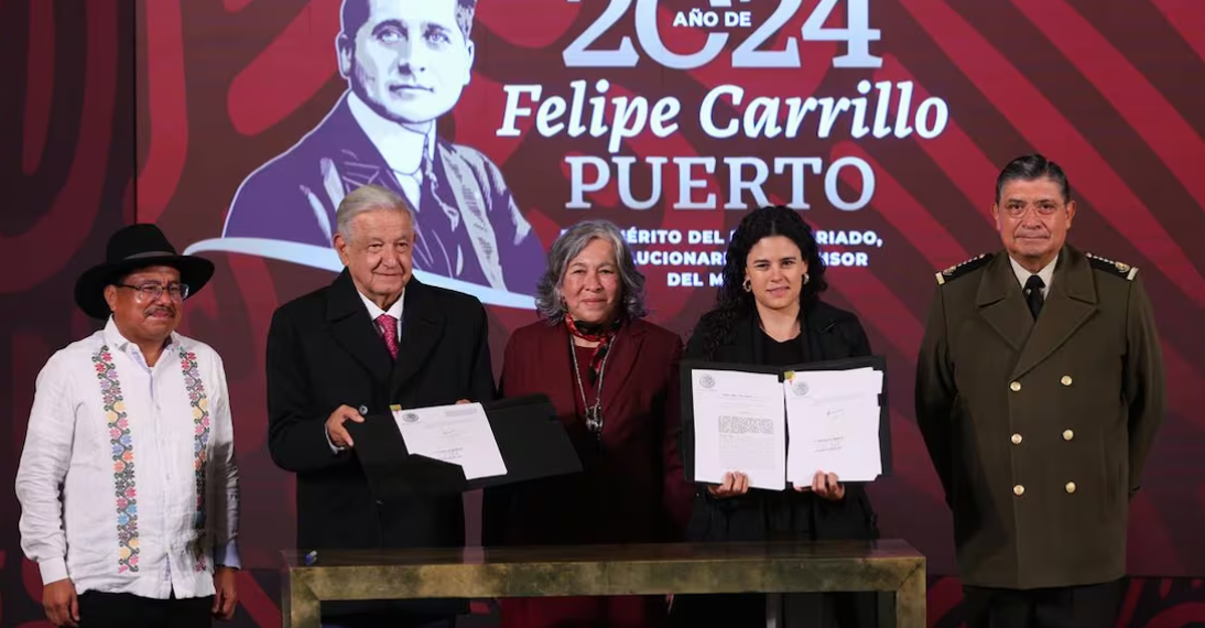 En su último día de gobierno, AMLO firma reformas constitucionales de la Guardia Nacional y de pueblos indígenas.