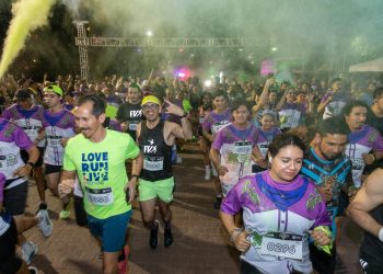 Celebra ISJ con éxito la Carrera Vaquera Neón.