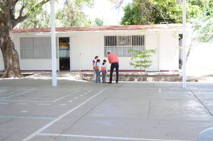 Padres de familia piden apoyo a la SEC por caso de agresión en escuela de Hermosillo.