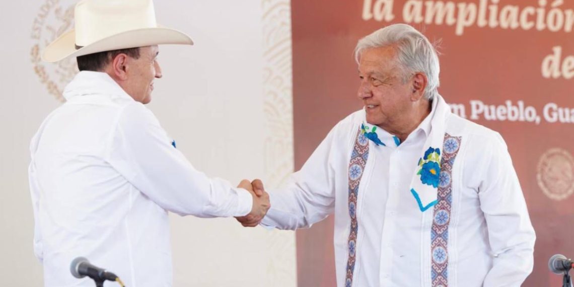 Firman decreto para pensión vitalicia a madres y padres de víctimas de guardería ABC.