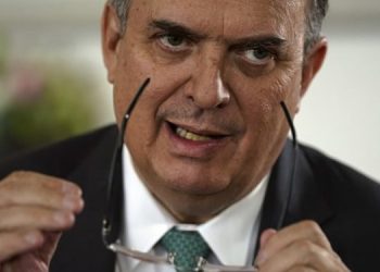 Ebrard evita injerencia de AMLO en Economía, pero le preocupa que no cesa su influencia sobre Claudia.