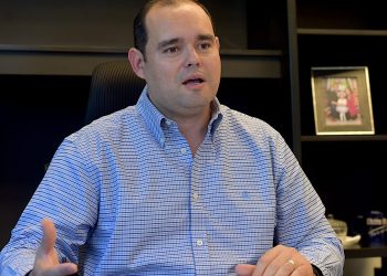 Llama Secretario del Ayuntamiento a jóvenes a tramitar pre cartilla del Servicio Militar.