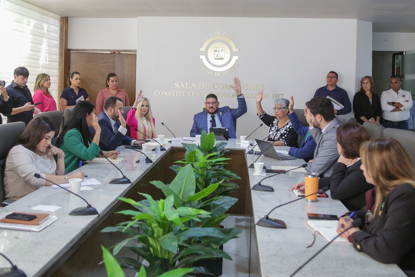 Congreso de Sonora aprueba en comisión reforma a los Servicios de Salud y minuta de reforma al Poder Judicial. 