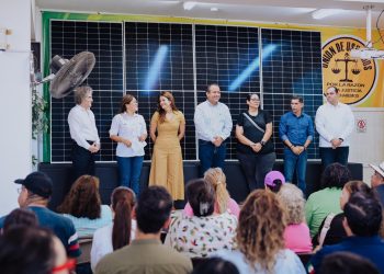 Anuncia Toño Astiazarán que sumarán mil familias a “Hogar Solar”.