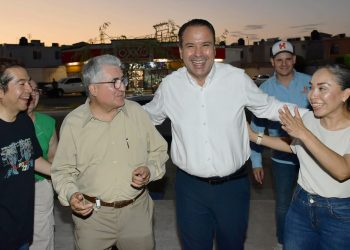 Invita Toño Astiazarán a vecinos de Villa Bonita a participar en el Presupuesto CRECES.