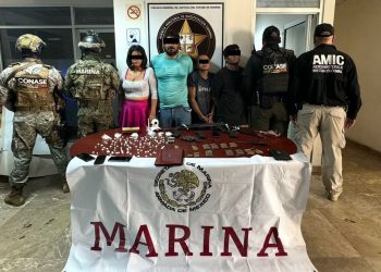 Operativo conjunto FGJES-CONASE-SEMAR asegura narcóticos, armas y detiene a ocho personas en Cajeme.