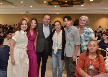 Supera expectativas Segundo Congreso de la Familia inaugurado por Patricia Ruibal y Toño Astiazarán.
