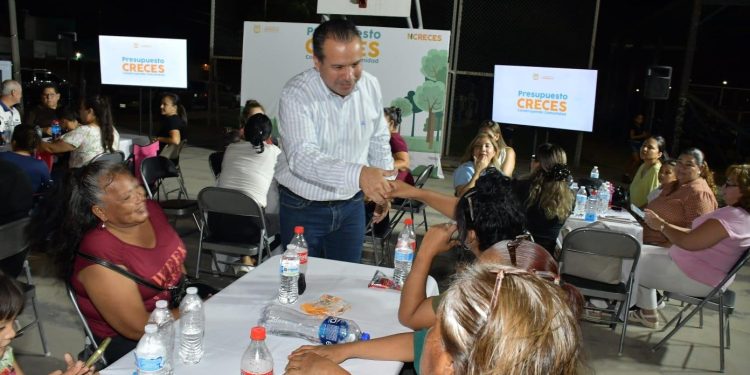 Encabeza Toño Astiazarán asamblea de Presupuesto CRECES en San Bosco