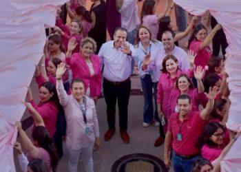 Promueve Toño Astiazarán la prevención del Cáncer de Mama.