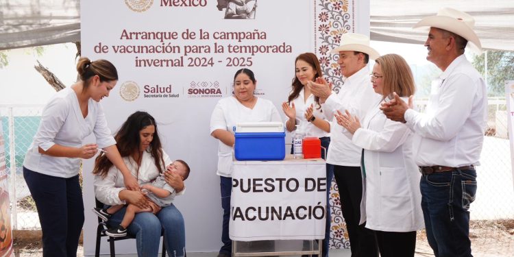 Fortalece Gobernador Durazo educación y salud en comunidades de la sierra con entrega de becas y jornada de vacunación.