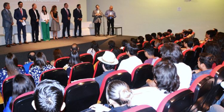 Realiza SEC “Foro Universitario sobre la Carrera Diplomática: Oportunidades para la Juventud Sonorense”.