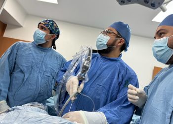 Médicos del IMSS salvan la vida a bebé de 7 meses con piedras en los riñones.