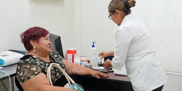 Exhorta Gobierno de Sonora a visitar clínicas integrales de nutrición.