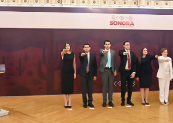 Alfonso Durazo anuncia 13 cambios en el gabinete estatal de Sonora.