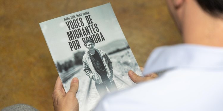 Presenta Gobierno de Sonora la revista “Voces de Migrantes por Sonora”.
