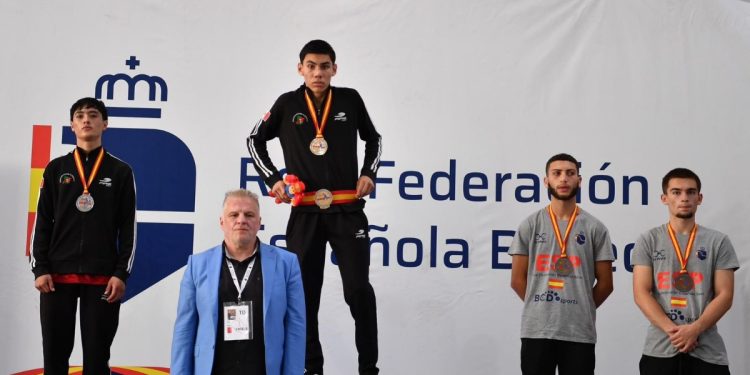 Alumno de Cobach Sonora es campeón internacional de boxeo.