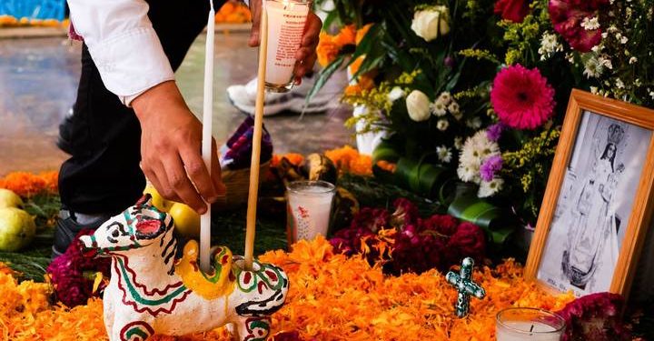 A los recién fallecidos no se les debe poner ofrenda en Día de Muertos; esta es la razón.