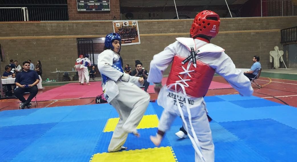 Triunfan estudiantes de Itesca en competencia estatal de ajedrez y tae kwon do.