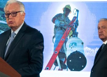 CFE de Manuel Bartlett deja combustóleo arrumbado por 414 millones de pesos.