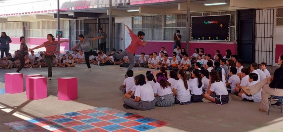 Danza Dédalo en escuelas primarias de Hermosillo.