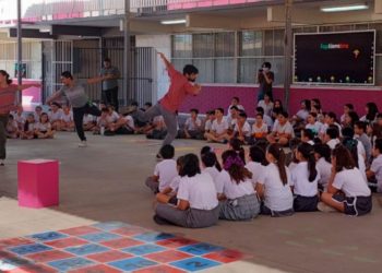 Danza Dédalo en escuelas primarias de Hermosillo.