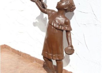 Resguarda Gobierno de Hermosillo escultura Niña con Paloma.
