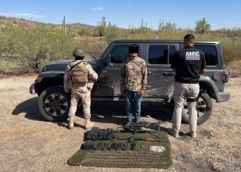 Operativo conjunto AMIC-SEDENA asegura vehículo robado y armas de fuego en Sonoyta.